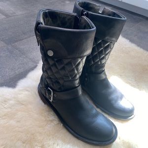 UGG Womens Black Leather Conor 1001887 Side Zip